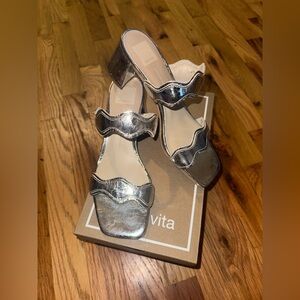 NWB Dolce Vita Ilva Mid Distressed Silver Leather Sandals